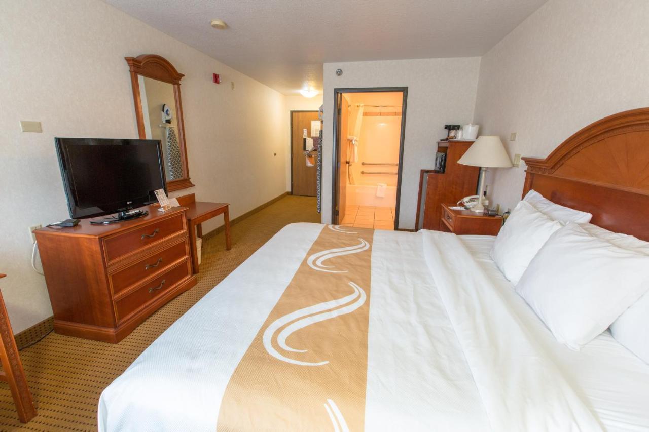 Quality Inn & Suites University Laramie Bagian luar foto