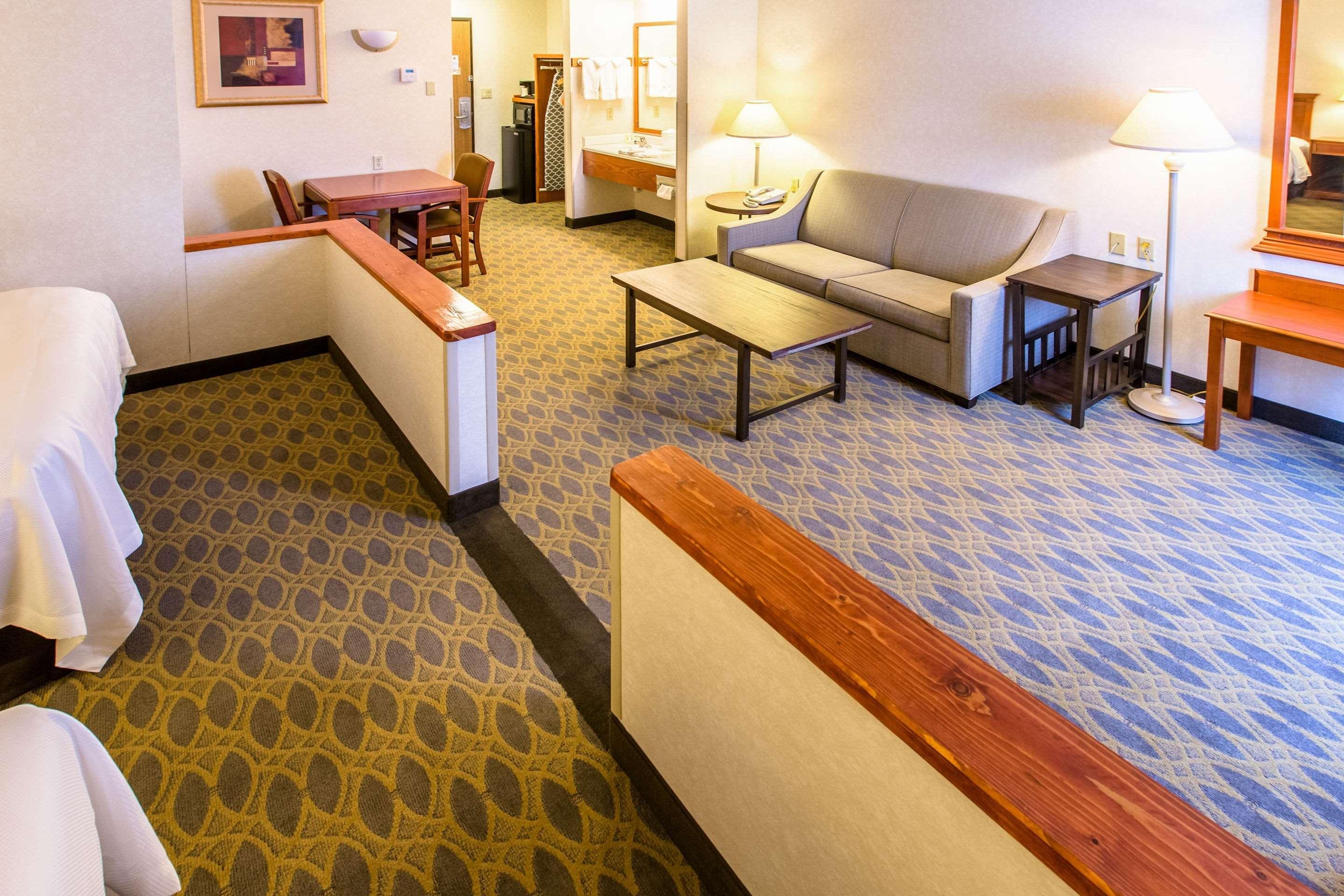 Quality Inn & Suites University Laramie Bagian luar foto