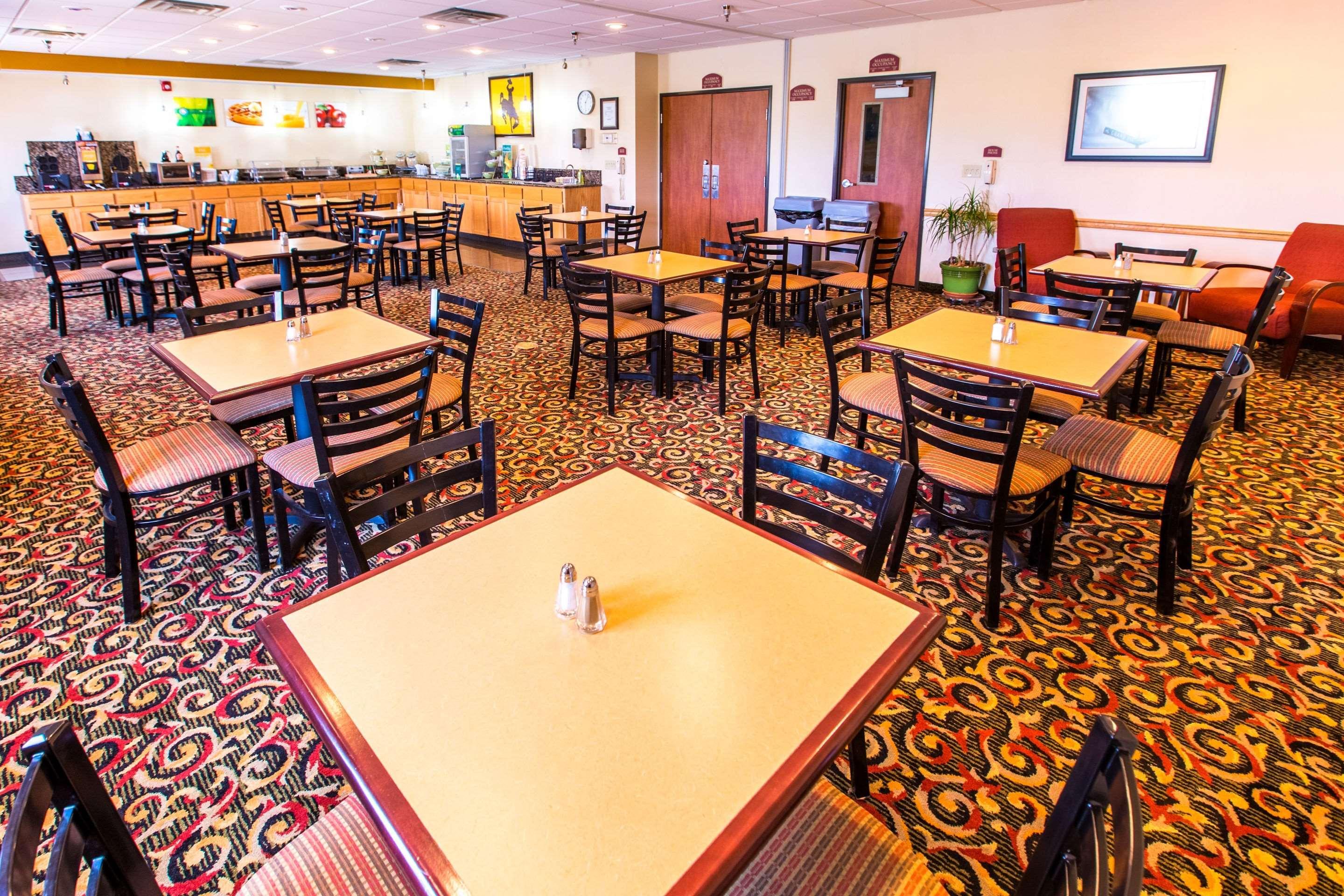 Quality Inn & Suites University Laramie Bagian luar foto