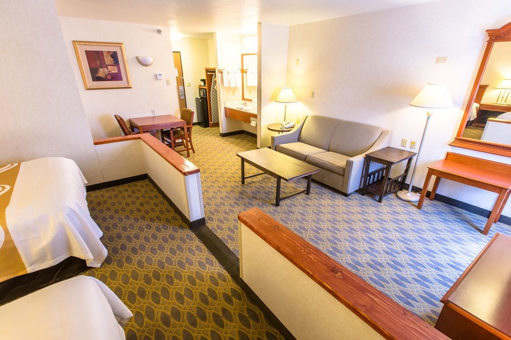 Quality Inn & Suites University Laramie Bagian luar foto
